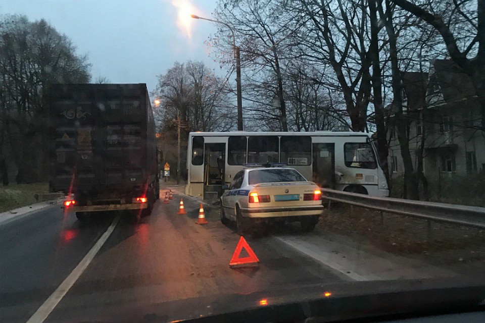 Авария в Петергофе с маршруткой.