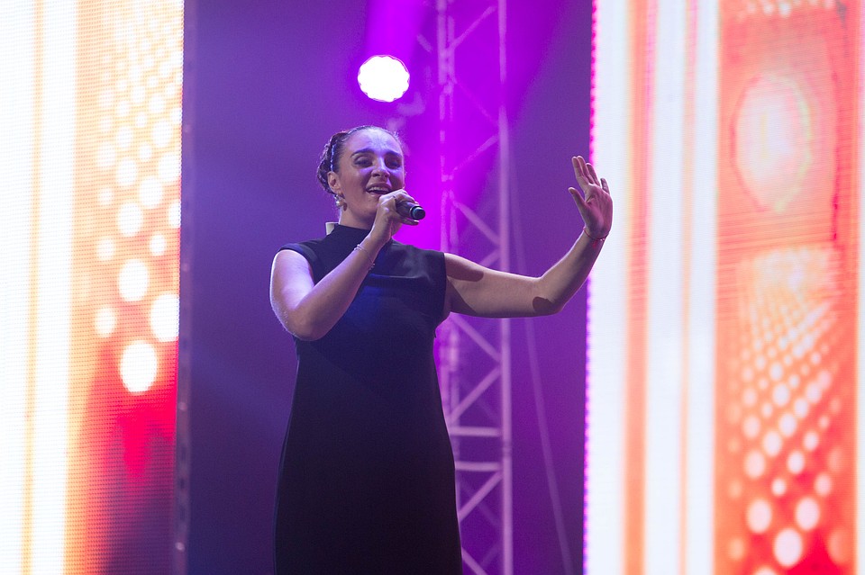 Елена ваенга в кремле. Елена ваенга 2021. Последнее выступление елены. Священная война елена ваенга. Елена ваенга в тихвине.