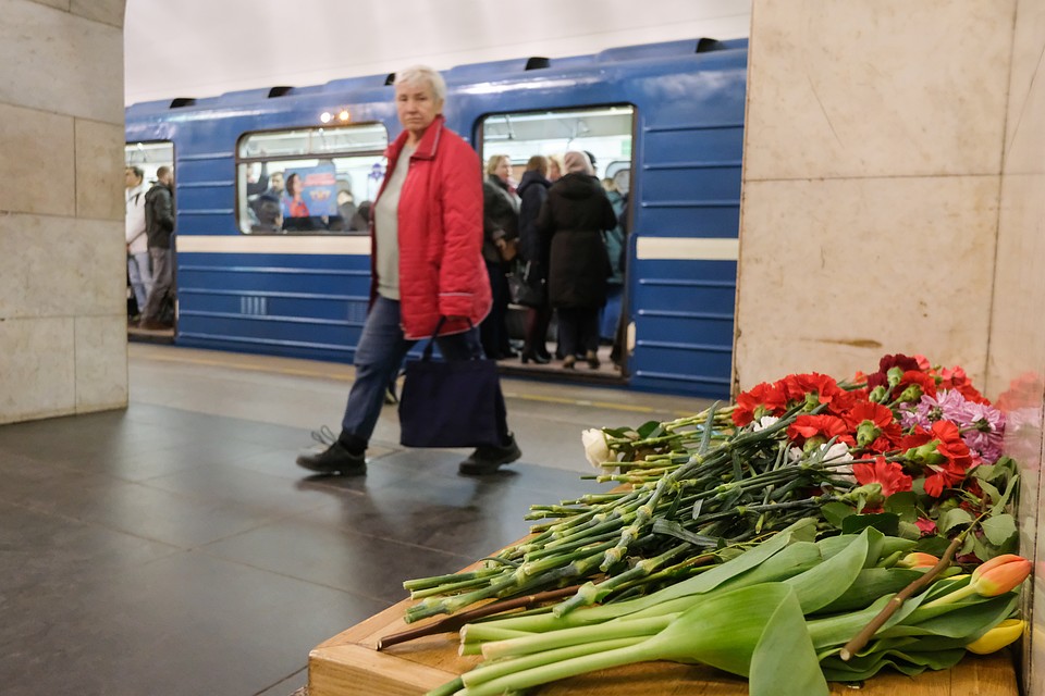 Питер 2017 год метро. Взрыв в метро Санкт Петербурга 2017. Теракт в Санкт-Петербурге в метро 2017.