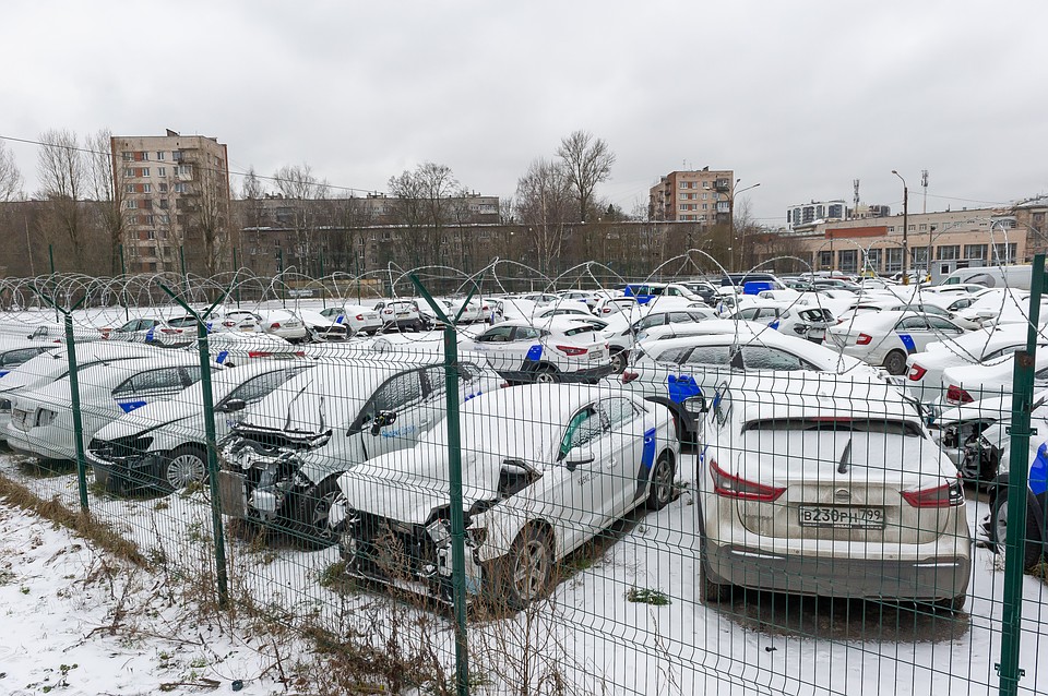 Кладбище каршеринговых машин в москве