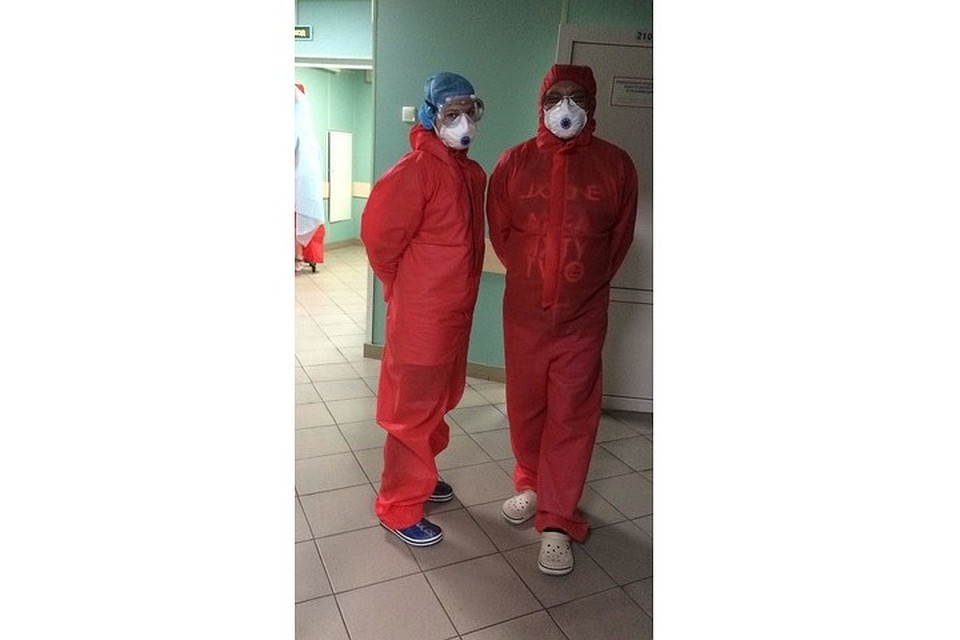 Больница им боткина санкт-петербург старый корпус. Боткинская больница санкт-петербурга 2021 фасад. Городская больницу 17 спб. Больницы в санкт перетрубрг. Костюм антисептика.