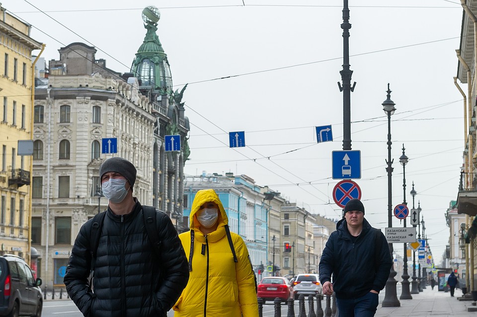 Власти Петербурга потратили 12 миллиардов рублей на поддержку семей