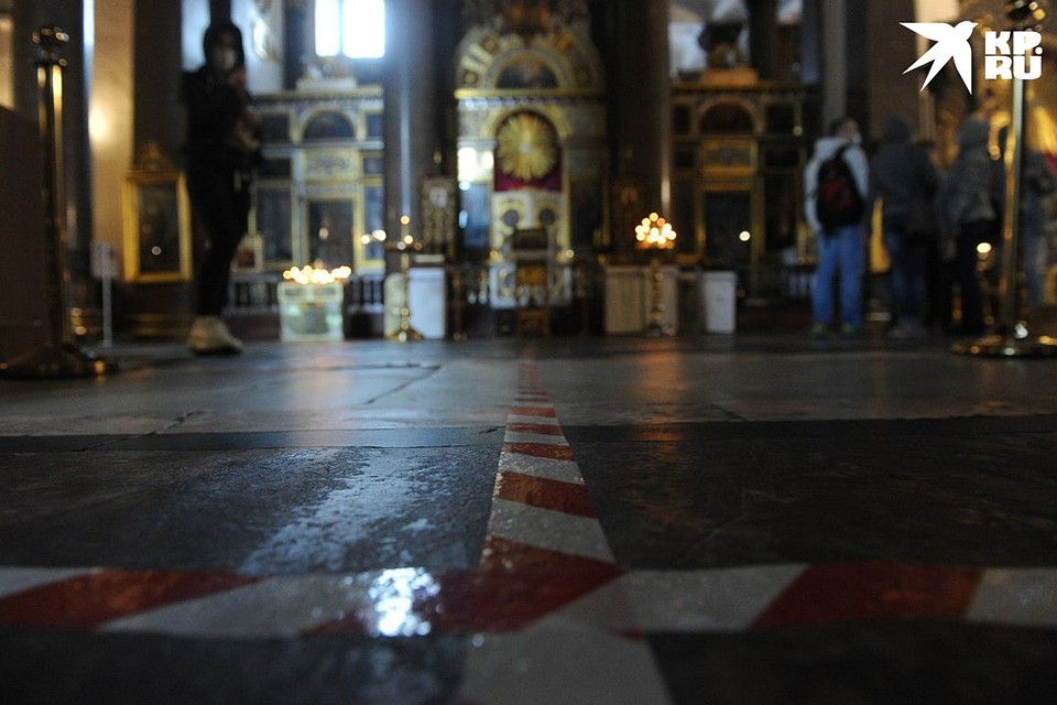 служба в храме петербурга